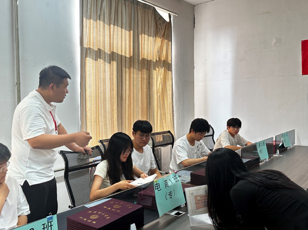 毕业季|太阳成集团tyc33455cc|管理学院|毕业骊歌起，青春再启航—我院2024届毕业生平安离校