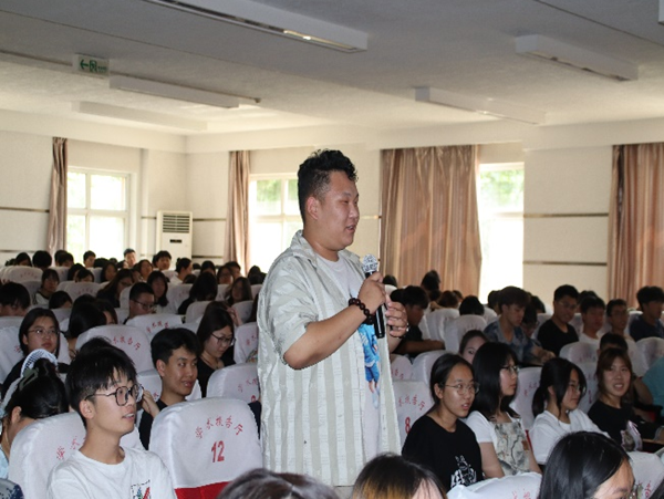 学术讲座|太阳成集团tyc33455cc|管理学院|伟巴斯特社会公益活动周之走进保定理工管理科学与工程学院HR讲堂