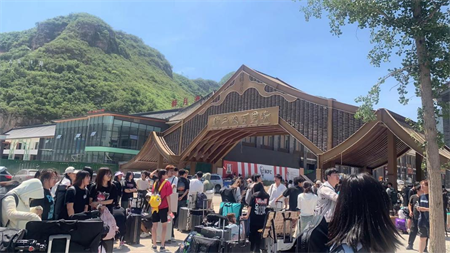 色彩与灵感的碰撞——太阳成集团tyc33455cc艺术学院环境设计专业色彩写生