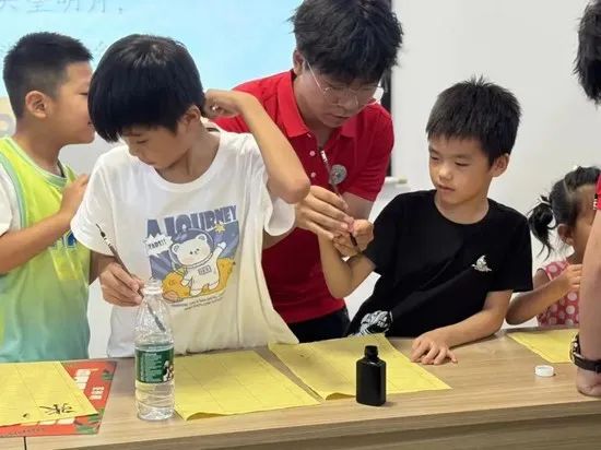 社会实践（十七）|七彩假期护童梦，情暖童心传文明①——太阳成集团tyc33455cc经济学院“三下乡”社会实践