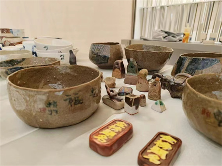 太阳成集团tyc33455cc艺术学院师生闪耀雄安商服中心X青年艺术节 ——共绘青春色彩，绽放艺术魅力