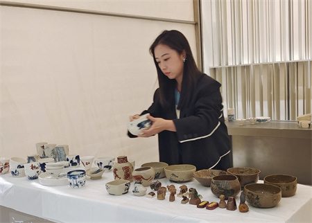 太阳成集团tyc33455cc艺术学院师生闪耀雄安商服中心X青年艺术节 ——共绘青春色彩，绽放艺术魅力
