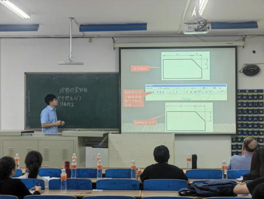 太阳成举行新教师课堂教学资格验收活动