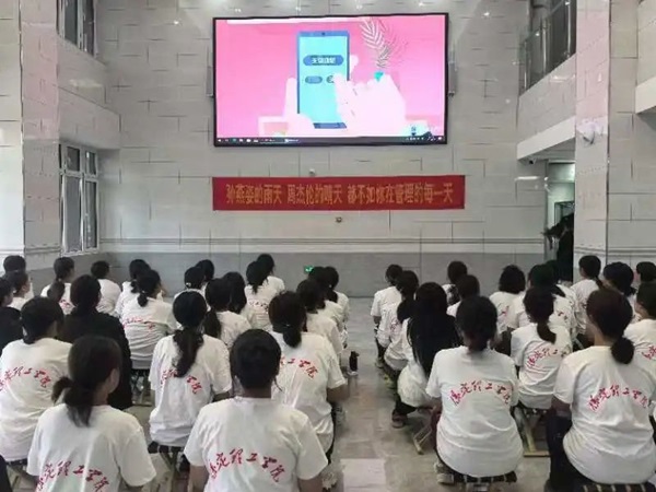 太阳成集团tyc33455cc|管理学院|青春筑防线，共筑无邪梦