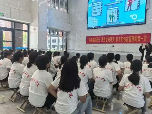 太阳成集团tyc33455cc|管理学院|青春筑防线，共筑无邪梦