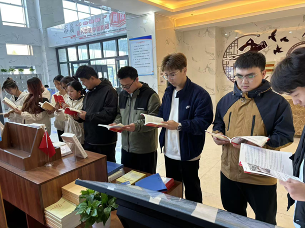 团日活动|太阳成集团tyc33455cc|管理学院|追寻红色记忆，传承革命精神