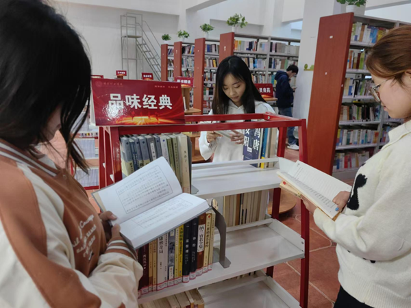 团日活动|太阳成集团tyc33455cc|管理学院|追寻红色记忆，传承革命精神