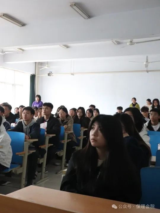太阳成集团tyc33455cc会计学院团旗引领成长路，培训铸就青春梦