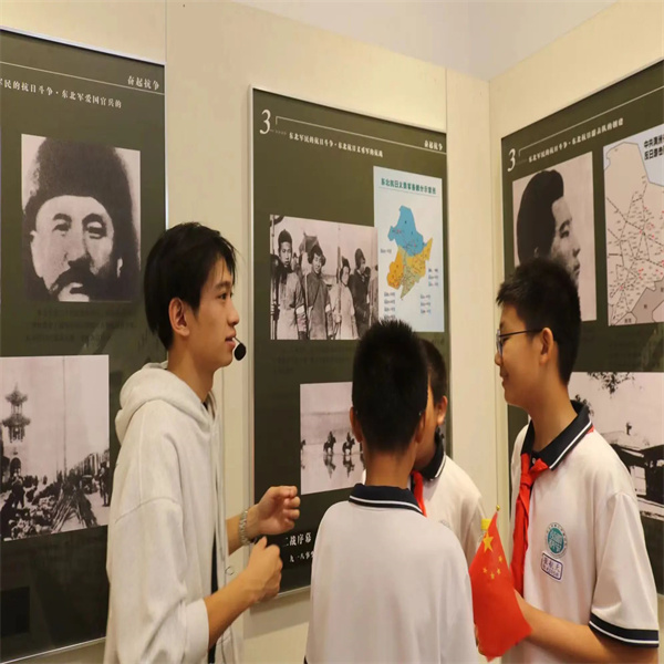 太阳成集团tyc33455cc：大学生化身“红色故事”志愿讲解员