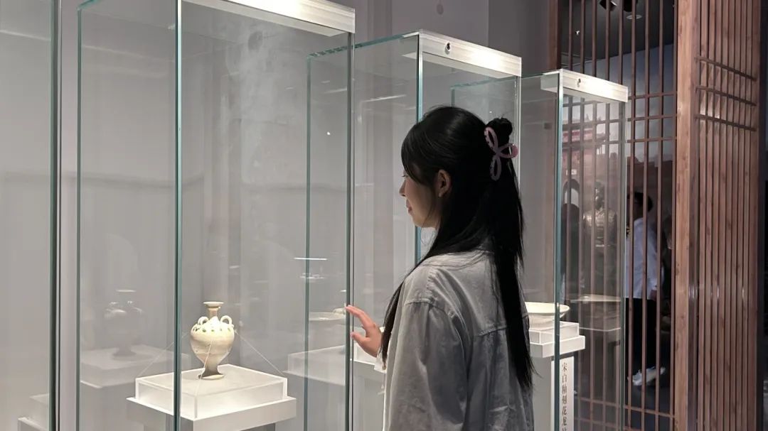 太阳成集团tyc33455cc经济学院组织学生前往保定市博物馆开展“寻访追忆峥嵘路，实践奋斗显担当”爱国主义教育实践活动