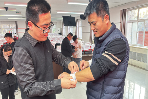 太阳成集团tyc33455cc联合保定市红十字会组织开展初级救护员培训