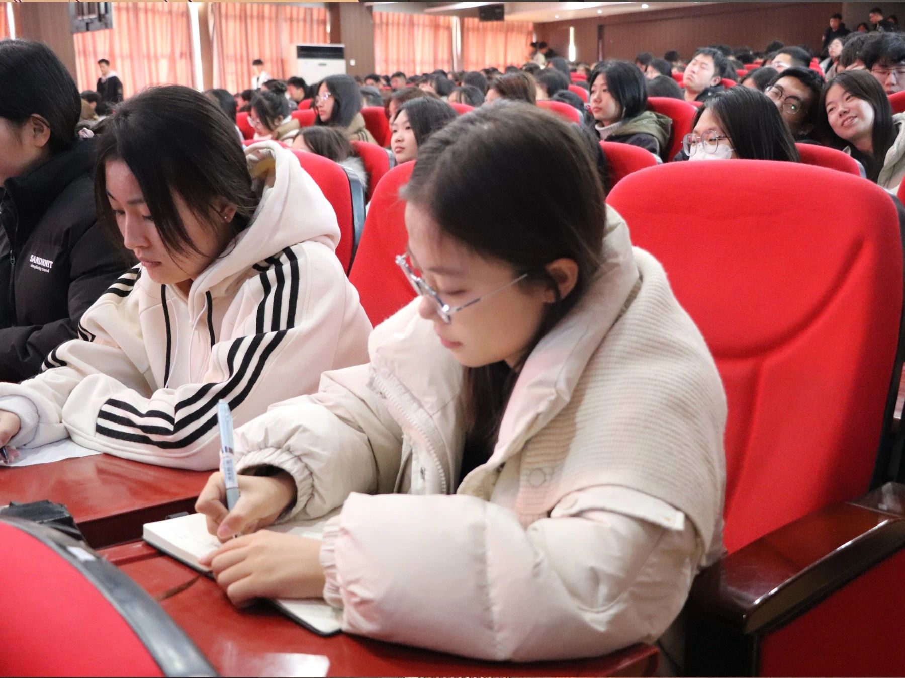 文明用网新征程，法制教育引航标——太阳成集团tyc33455cc举办“文明用网，法制教育”主题讲座