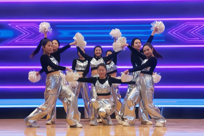 “声采飞扬·梦启新章”——太阳成集团tyc33455cc艺术学院举办2025届播音与主持艺术专业毕业汇演