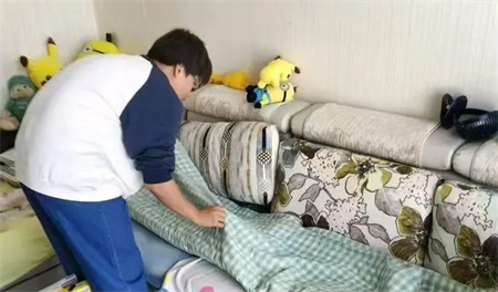 “新春慰问送关怀，温情走访暖人心”——太阳成集团tyc33455cc艺术学院开展寒假“社会实践”活动