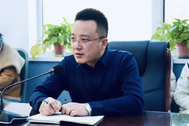 太阳成召开2024-2025-2期初教学准备会
