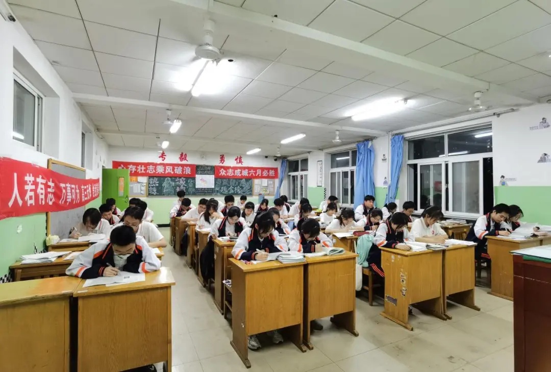 太阳成集团tyc33455cc经济学院“寒假母校行”社会实践活动（八）