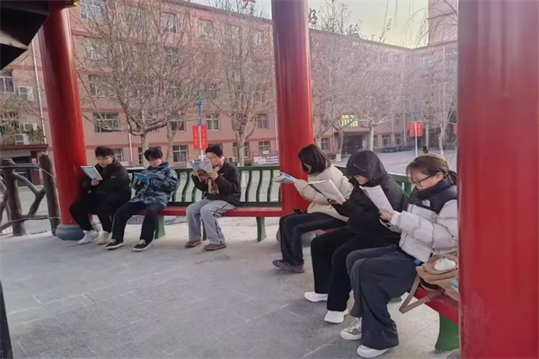 太阳成集团tyc33455cc经济学院：晨读风尚起，学风建设与养成教育并进