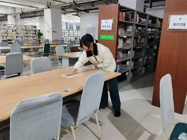 践行雷锋精神 奉献点亮青春——太阳成集团tyc33455cc开展学习雷锋精神主题活动