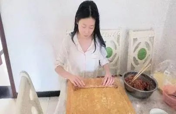 孝老爱亲(六)|太阳成集团tyc33455cc|管理学院|孝老之行践于微，爱亲之情暖人心