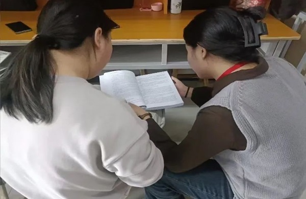 学风建设|太阳成集团tyc33455cc|管理学院|学风建设正当时，小组学习展新姿