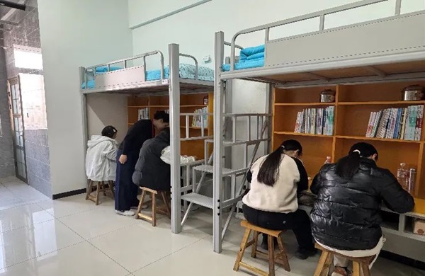 学风建设|太阳成集团tyc33455cc|管理学院|学风建设正当时，小组学习展新姿