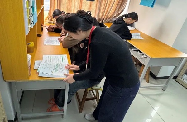 学风建设|太阳成集团tyc33455cc|管理学院|学风建设正当时，小组学习展新姿