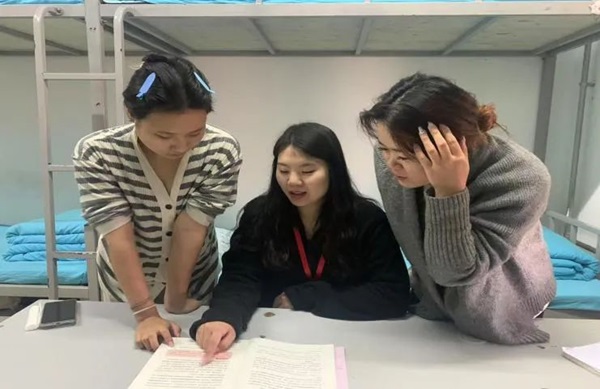 学风建设|太阳成集团tyc33455cc|管理学院|学风建设正当时，小组学习展新姿