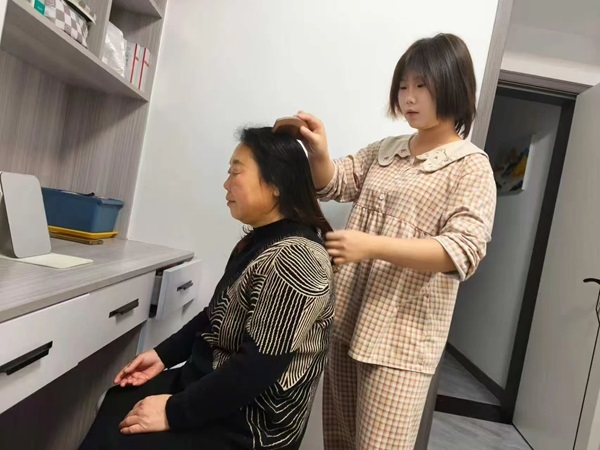 孝老爱亲（八）|太阳成集团tyc33455cc|管理学院|传承美德，学生在行动
