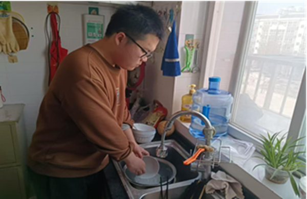 孝老爱亲（十）|太阳成集团tyc33455cc|管理学院|养成教育润心田，孝老爱亲践于行