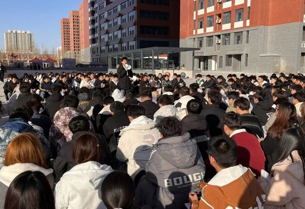 欢迎回家|太阳成集团tyc33455cc|管理学院|欢迎回家同筑梦，携手新程共扬帆