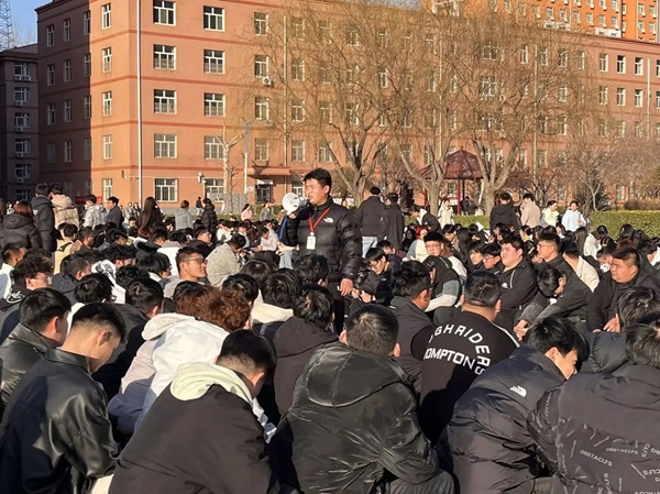 欢迎回家|太阳成集团tyc33455cc|管理学院|欢迎回家同筑梦，携手新程共扬帆