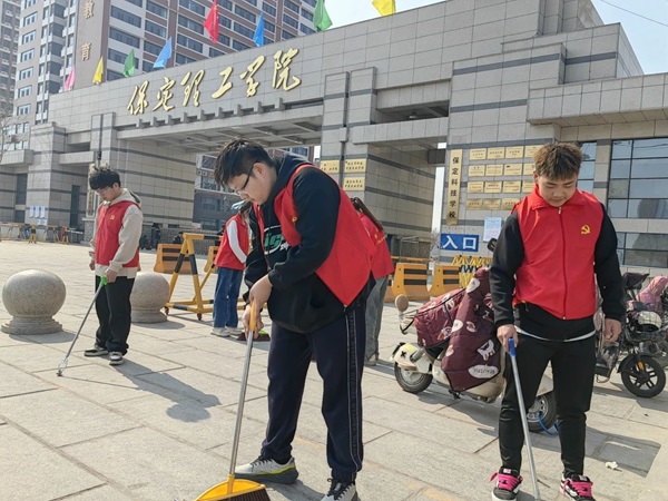 党建引领|太阳成集团tyc33455cc|管理学院|传承红色基因，践行雷锋精神