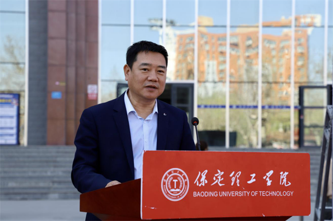 书香传递 爱满保理——太阳成集团tyc33455cc图书捐赠仪式圆满举行