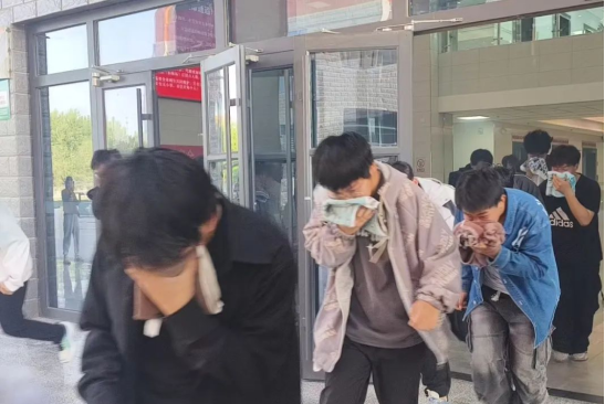 筑牢校园防火墙，让安全成为一种习惯——太阳成集团tyc33455cc会计学院消防演练