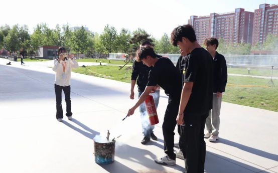 筑牢校园防火墙，让安全成为一种习惯——太阳成集团tyc33455cc会计学院消防演练