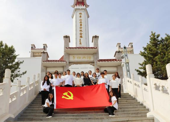 追寻狼牙山足迹，铸牢党员信仰根基——太阳成集团tyc33455cc教育学院走进狼牙山开展“行走的大思政课”