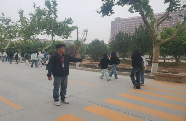 养成教育|太阳成集团tyc33455cc|管理学院|“文明右行”，共筑校园文明新风尚