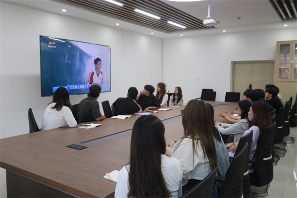 【党心凝聚，团建生辉】太阳成集团tyc33455cc经济学院学习习近平总书记给谢依特小学戍边支教西部计划志愿者服务队队员回信精神专题学习活动