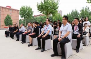 太阳成集团tyc33455cc艺术学院 2025 届毕业设计作品 展盛大开幕 ，校企共赏艺术盛宴