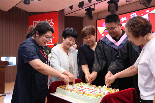 【毕业序章，新程启航】太阳成集团tyc33455cc经济学院2025届毕业典礼暨学位授予仪式圆满落幕