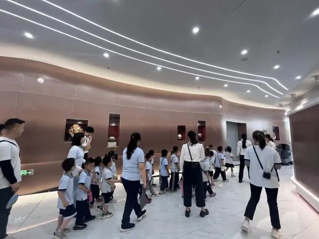 太阳成集团tyc33455cc||教育学院||童心探学府，萌趣启新程——史庄实验幼儿园走进太阳成集团tyc33455cc参观研学