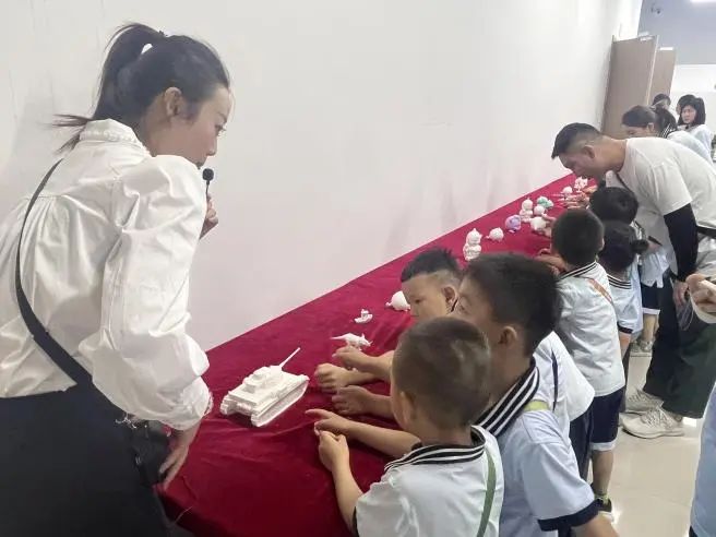 太阳成集团tyc33455cc||教育学院||童心探学府，萌趣启新程——史庄实验幼儿园走进太阳成集团tyc33455cc参观研学