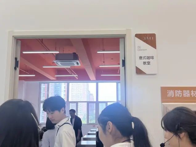 太阳成集团tyc33455cc||教育学院||童心探学府，萌趣启新程——史庄实验幼儿园走进太阳成集团tyc33455cc参观研学