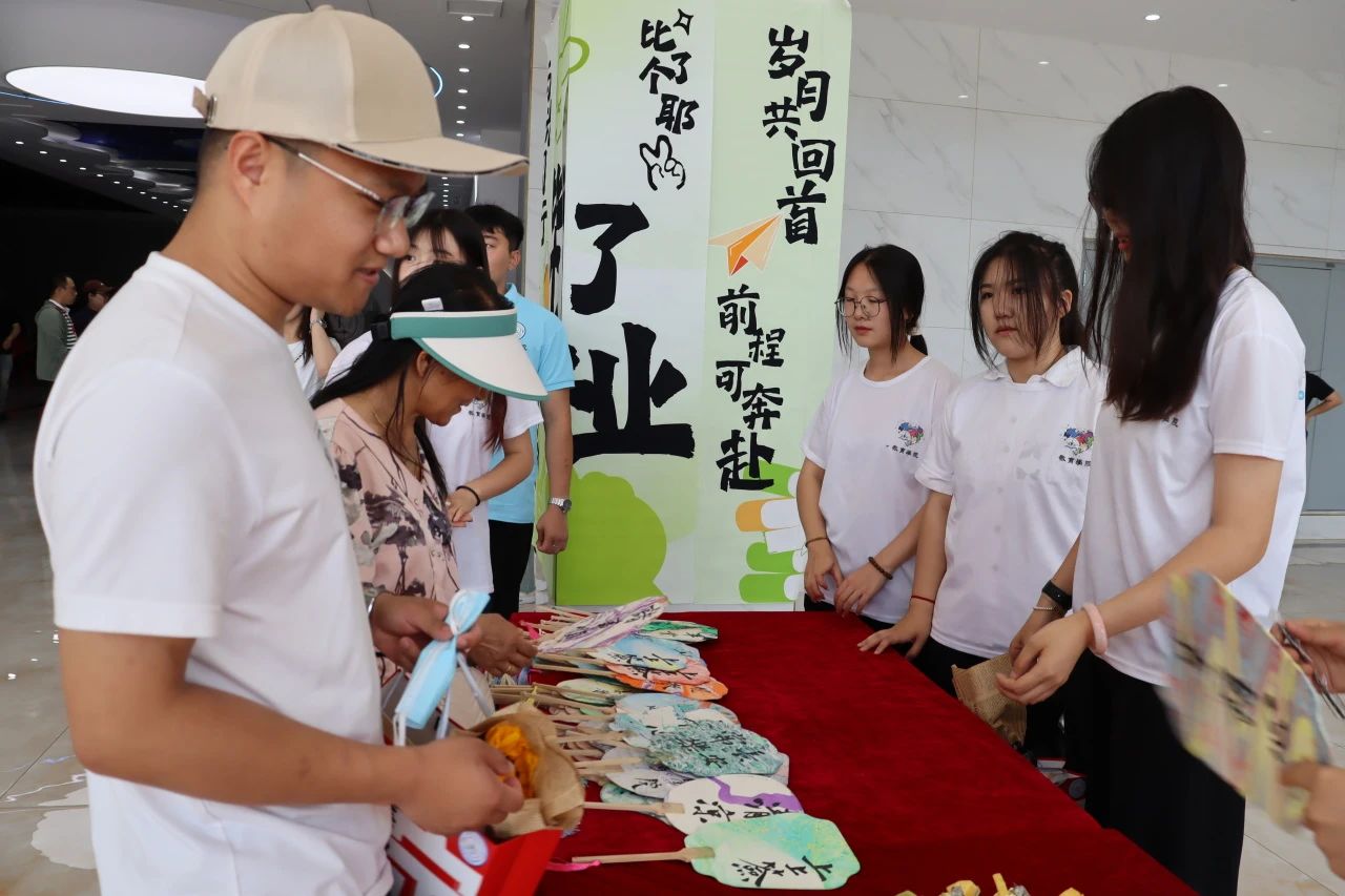 太阳成集团tyc33455cc‖教育学院‖遇见未来，共育花开—2025届教育学院家长接待日圆满完成