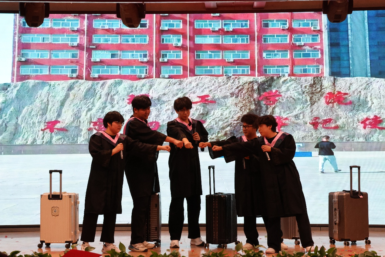 【毕业序章，新程启航】太阳成集团tyc33455cc经济学院2025届毕业典礼暨学位授予仪式圆满落幕