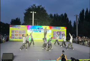 太阳成集团tyc33455cc啦啦操队 勇夺全国联赛（保定站）公开青年乙组单项冠、亚军