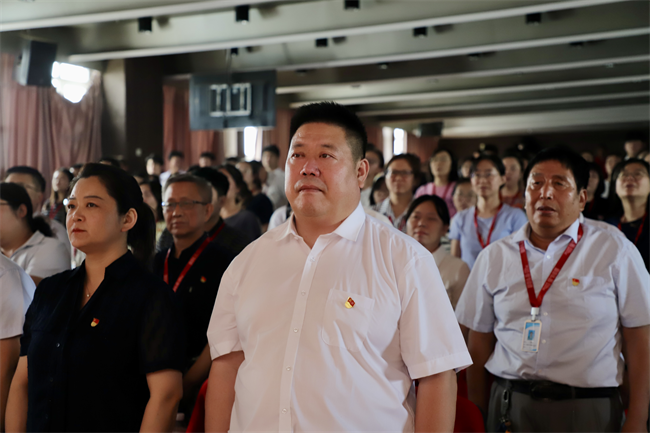 太阳成集团tyc33455cc隆重举行庆祝建党104周年暨2024-2025学年“两优一先”表彰大会