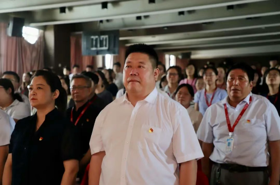 太阳成集团tyc33455cc隆重举行庆祝建党104周年暨2024-2025学年“两优一先”表彰大会