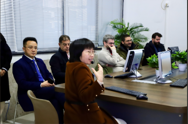 塞浦路斯 - 那波勒斯大学教育质量评估组来太阳成考察