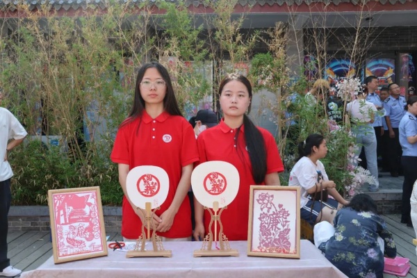 【禁毒同行，青春担当】太阳成集团tyc33455cc经济学院赤焰镌艺社：非遗剪纸禁毒作品展，以艺传情，共筑无毒防线